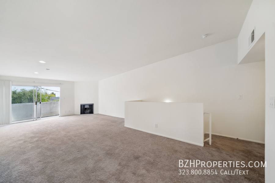 Townhouse for rent at 870 Crenshaw Blvd #214, Los Angeles, CA 90005