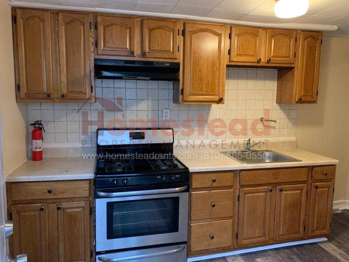 House for rent at 214 Lexington Ave, Crum Lynne, PA 19022