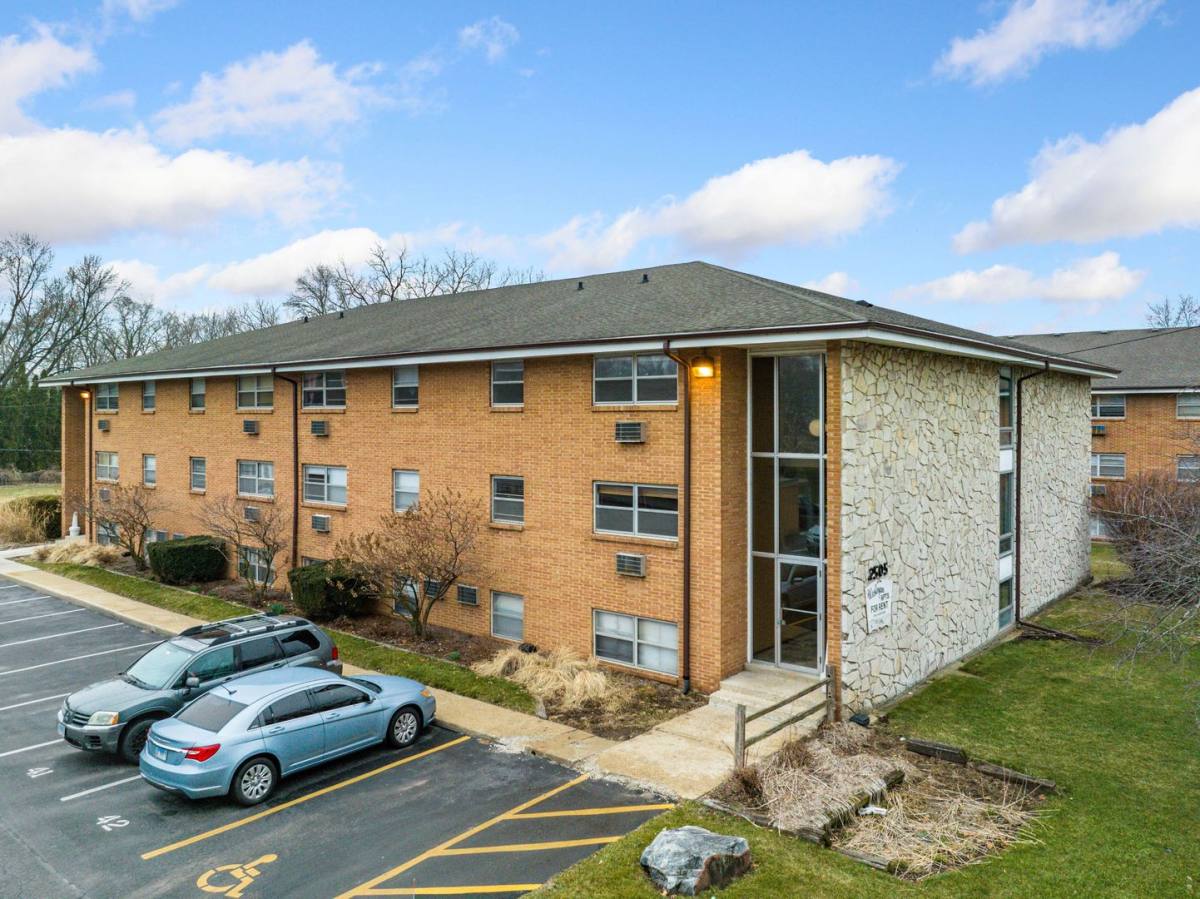 Apartment for rent at 2425 Wesleyan Ave, Rockford, IL 61108