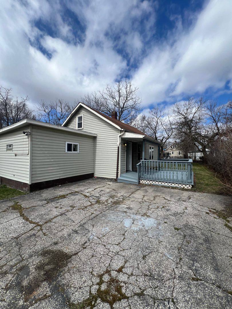 Apartment for rent at 12113 Corlett Ave, Cleveland, OH 44105
