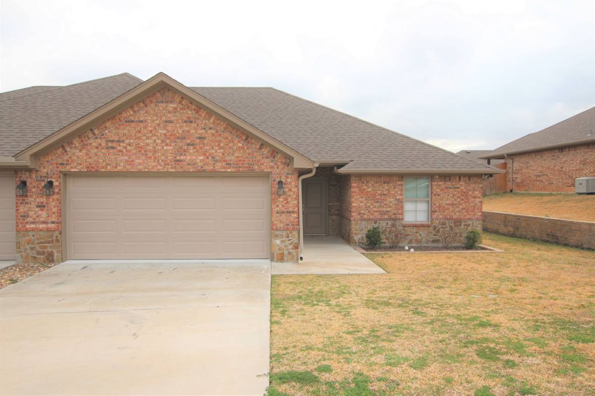 Townhouse for rent at 6317 Villa Rosa Way, Tyler, TX 75707