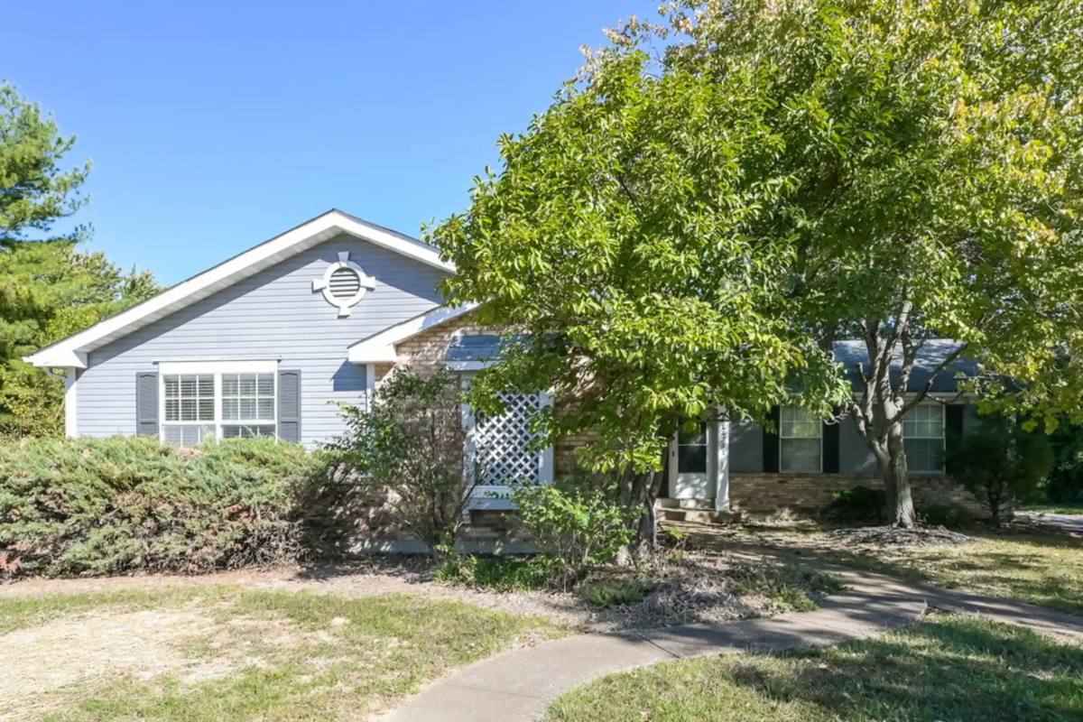 House for rent at 14311 Riverfront Dr, Florissant, MO 63034