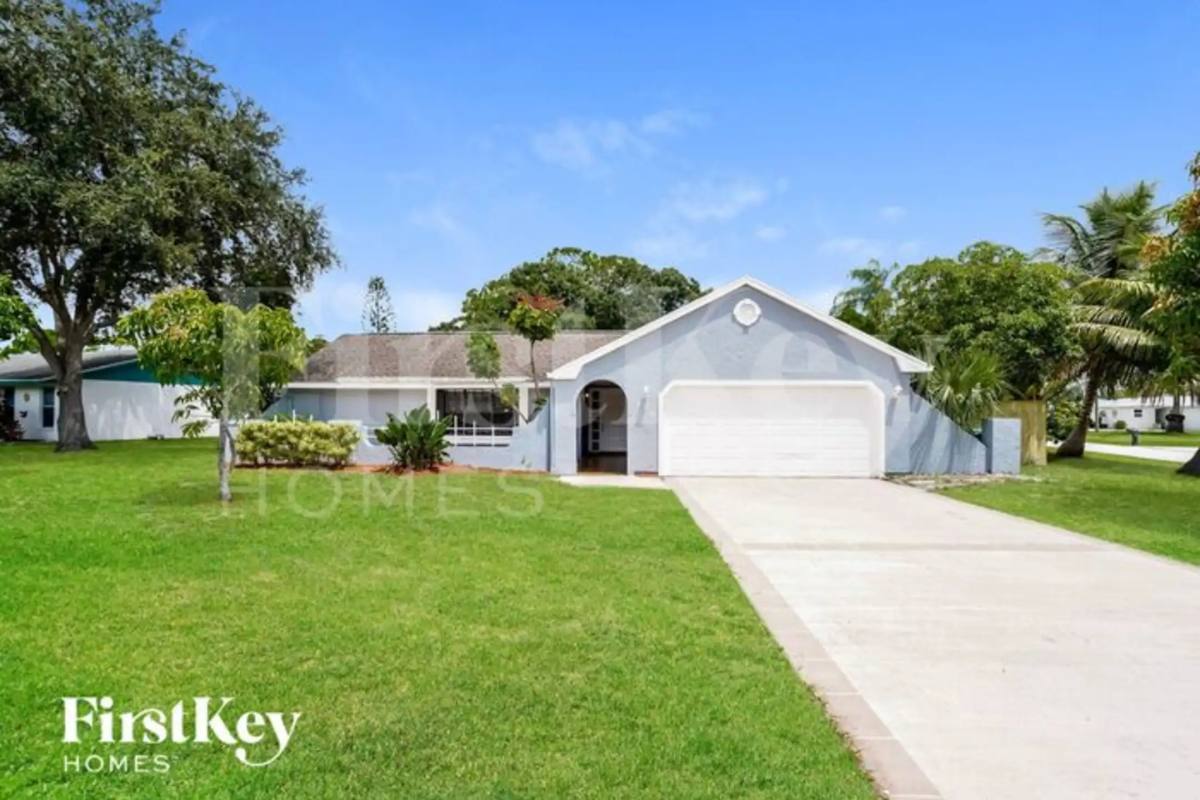 House for rent at 309 SE Tranquilla Ave, Port Saint Lucie, FL 34983