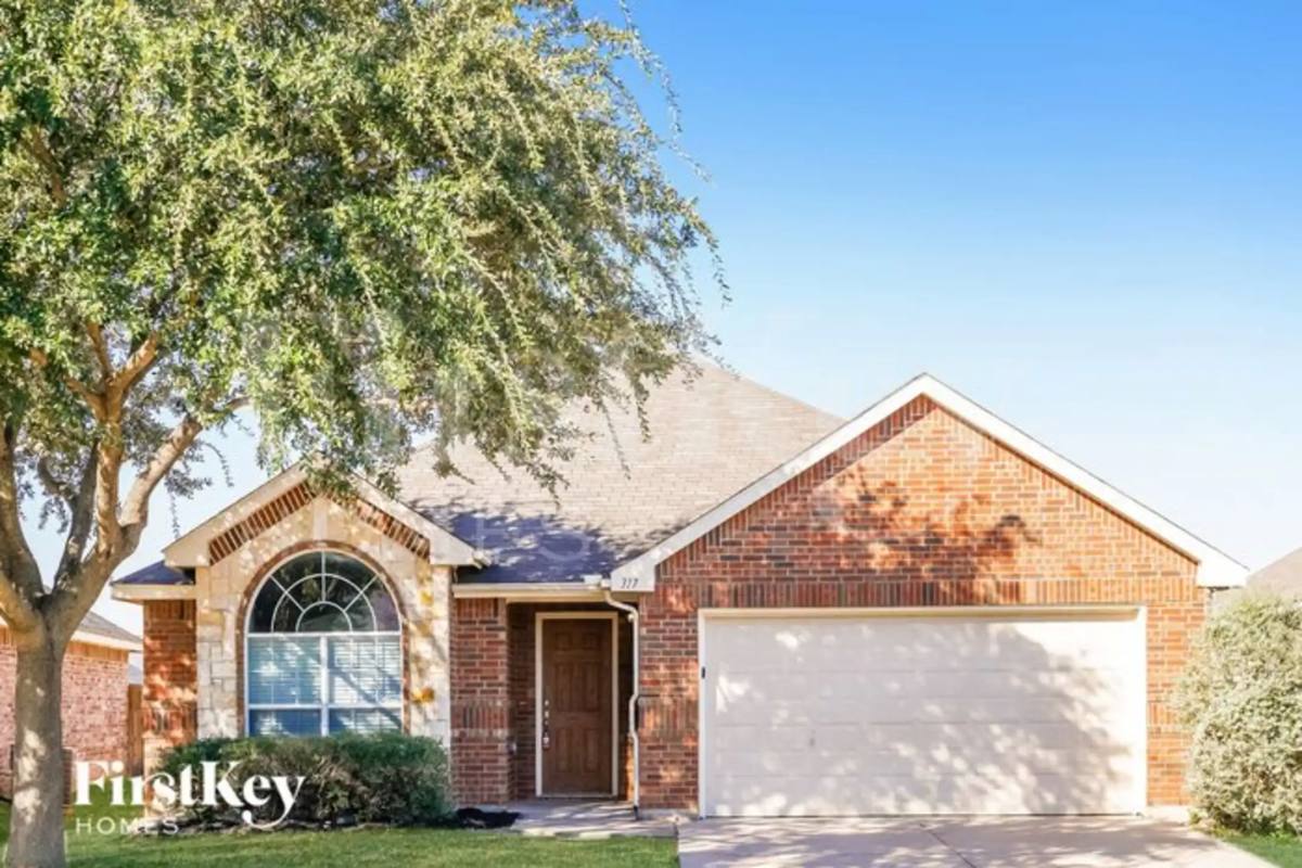House for rent at 317 Leisure Lane, Waxahachie, TX 75165