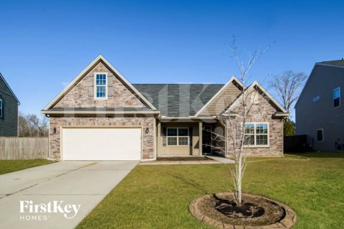 House for rent at 177 Weeping Cypress Dr, Moncks Corner, SC 29461