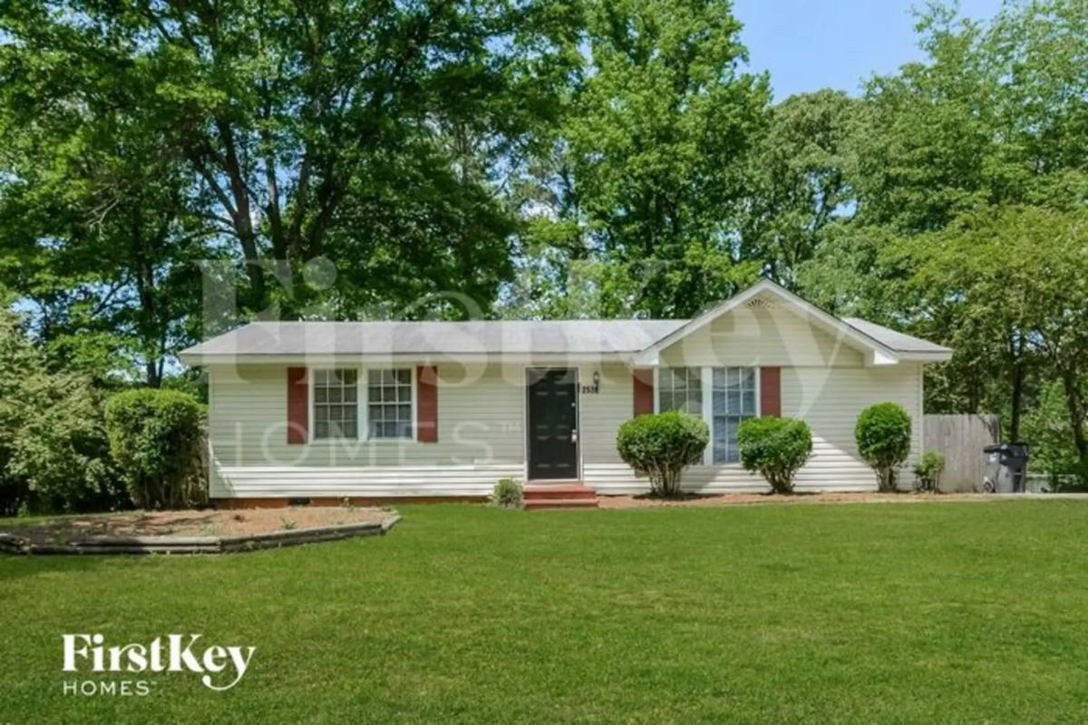 House for rent at 2536 Oak Leaf Lane, Adamsville, AL 35005