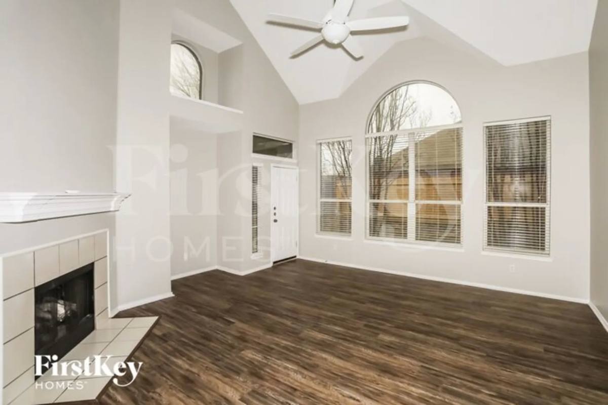 House for rent at 384 Valley View Dr, Lewisville, TX 75067