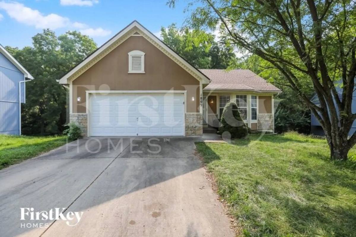 House for rent at 1809 Mourning Dove Dr, Liberty, MO 64068
