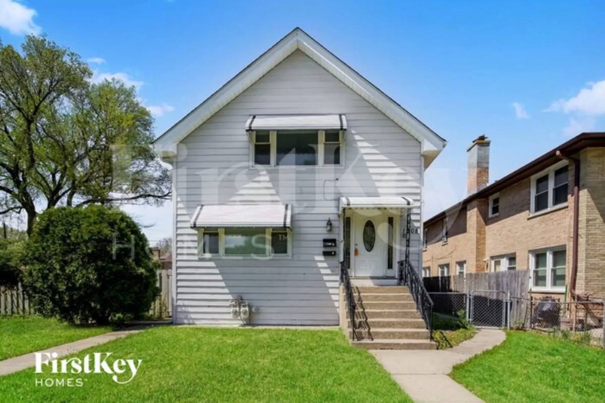 House for rent at 1008 N 9th Ave, Melrose Park, IL 60160