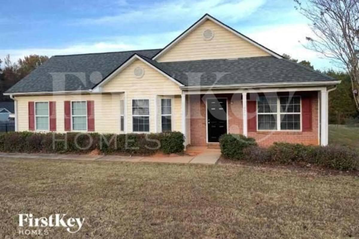 House for rent at 526 George Tate Dr, Jackson, GA 30233