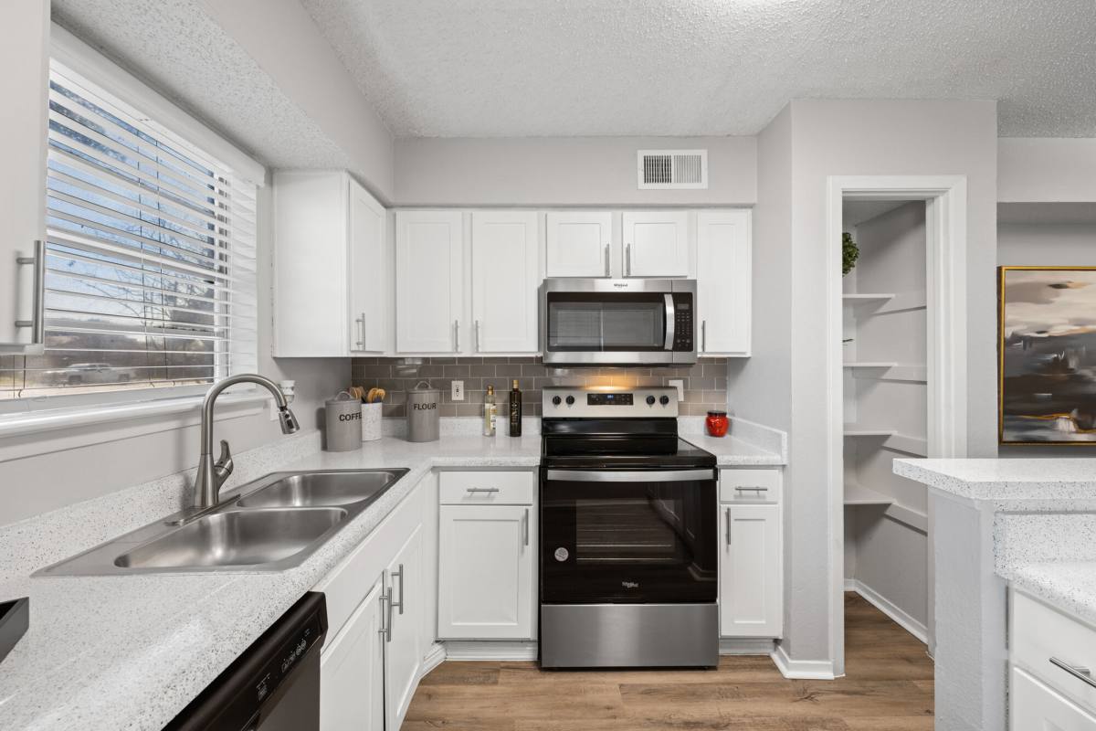 Apartment for rent at 18eleven Frankford, 1811 E Frankford Rd, Carrollton, TX 75007