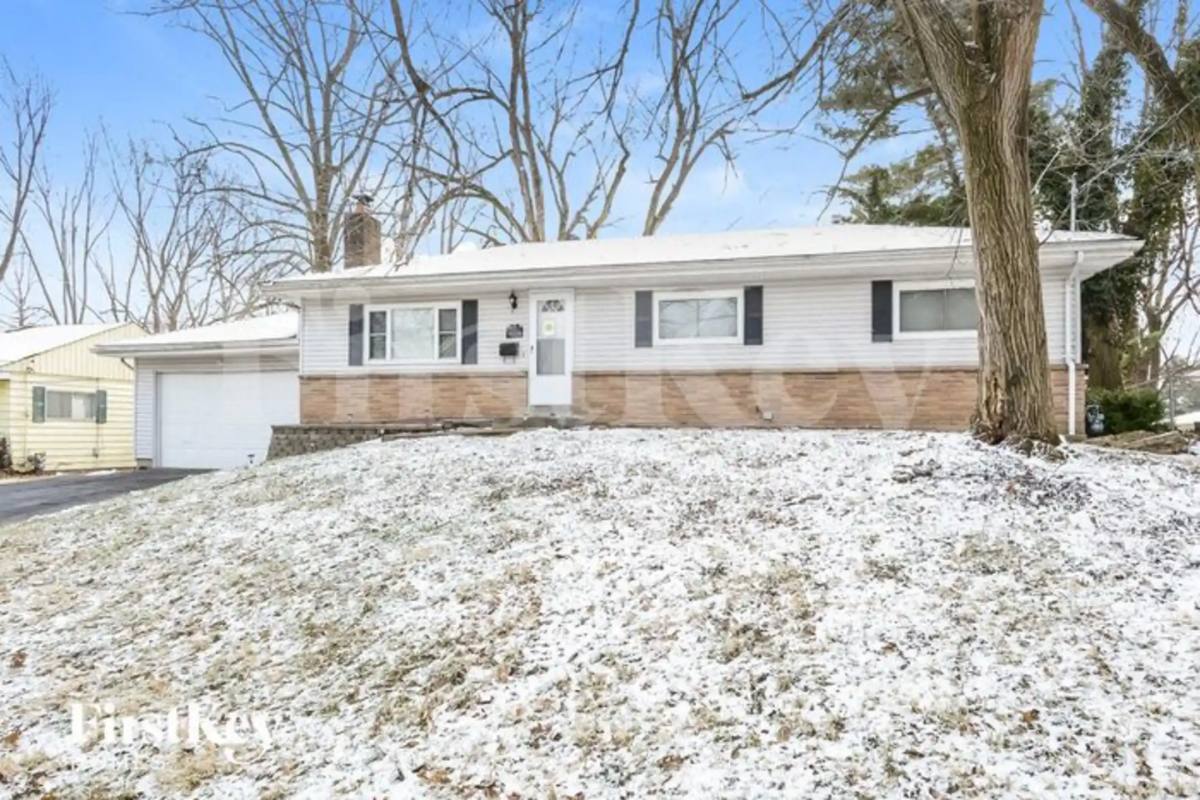 House for rent at 6114 Fee Rd, Hazelwood, MO 63042