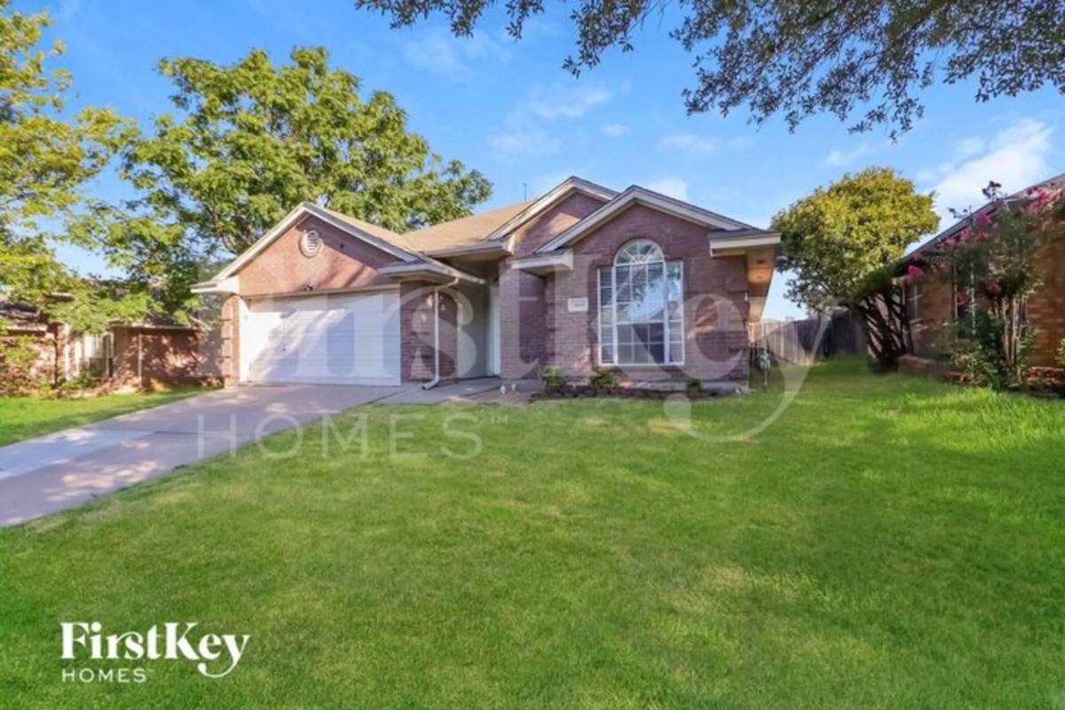 House for rent at 3809 Berrybush Lane, Fort Worth, TX 76137