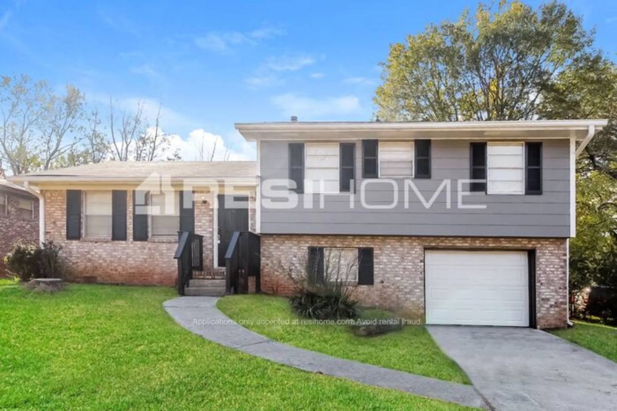 House for rent at 2911 Preston Dr, Rex, GA 30273