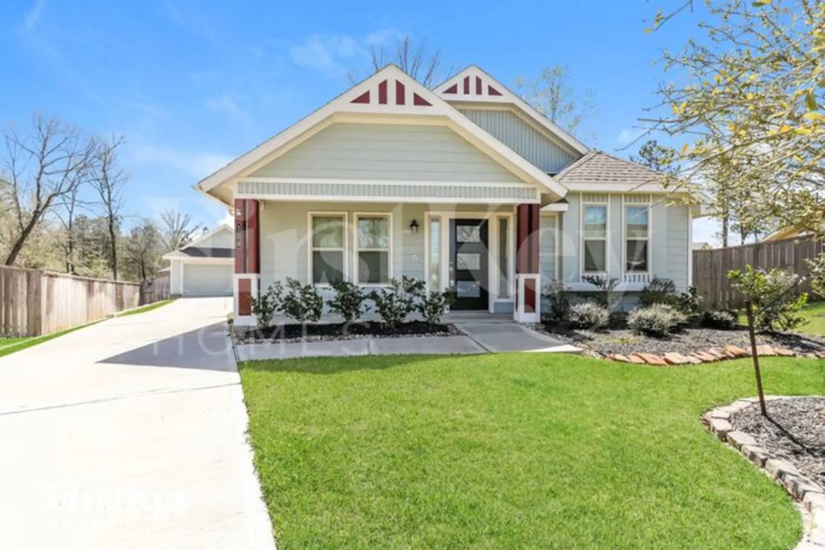 House for rent at 154 S Lynx Trail, Montgomery, TX 77316