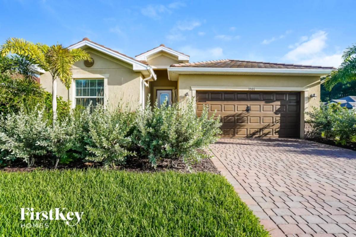 House for rent at 3501 E Hampton Circle, Alva, FL 33920