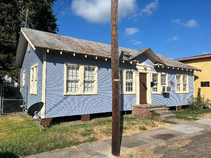 House for rent at 210 Hacker St, New Iberia, LA 70560