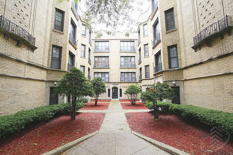 Apartment for rent at 1739 W Devon Ave #1, Chicago, IL 60660