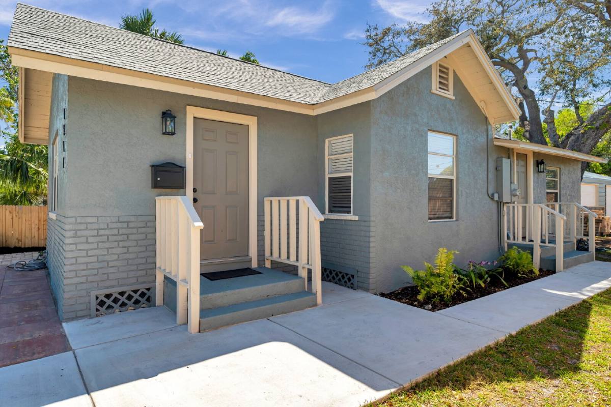 House for rent at 1811 Quincy St S, Saint Petersburg, FL 33711