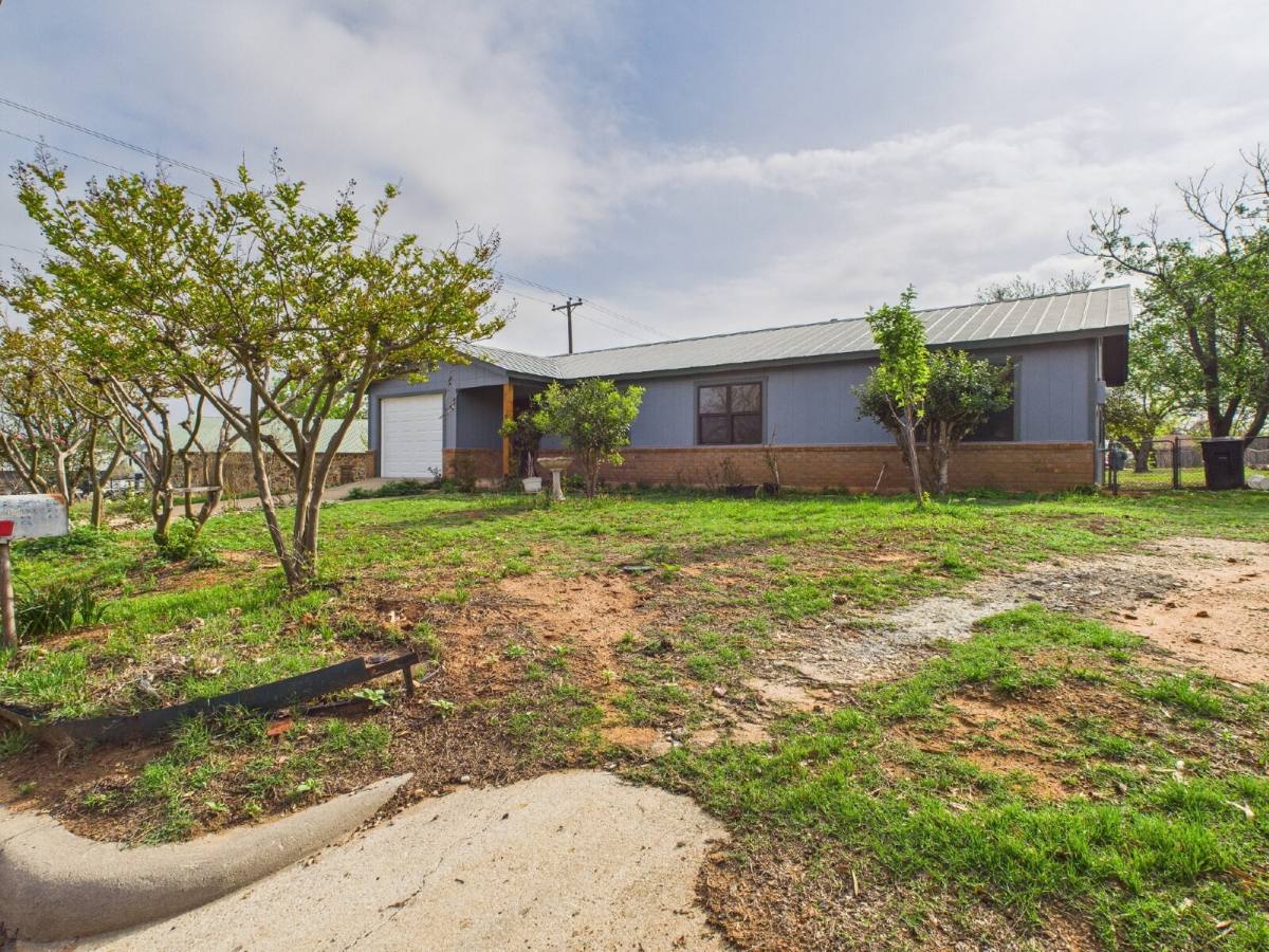 House for rent at 701 Henrietta St, Fredericksburg, TX 78624