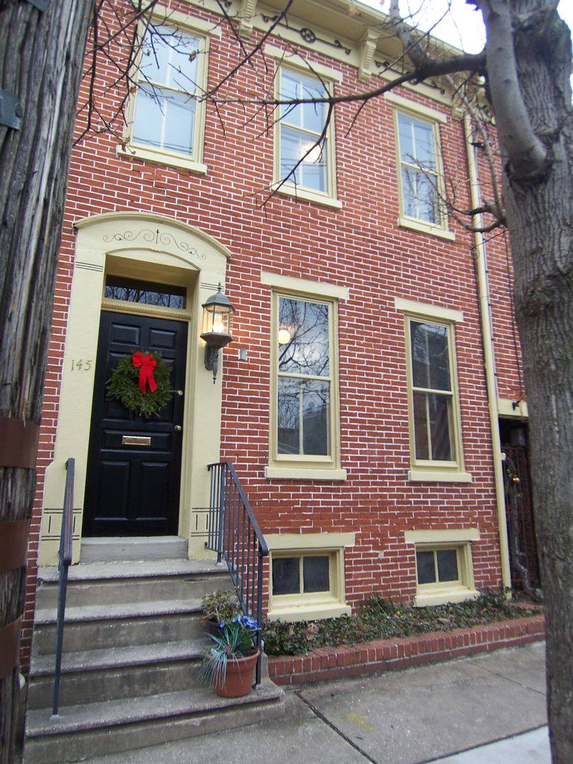 Townhouse for rent at 145 S Pershing Ave, York, PA 17401