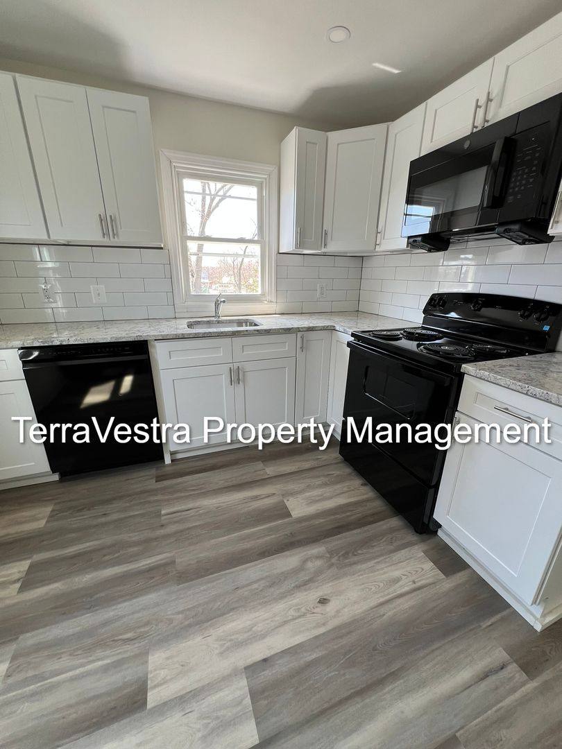 Apartment for rent at 148 S 2nd St, Millville, NJ 08332