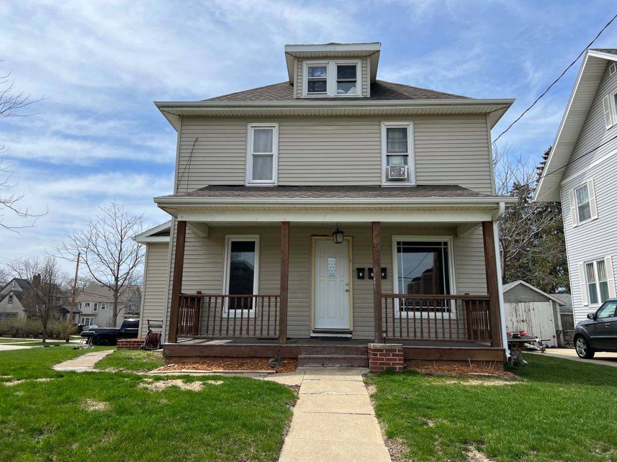 Apartment for rent at 103 7th Ave NW, Rochester, MN 55901