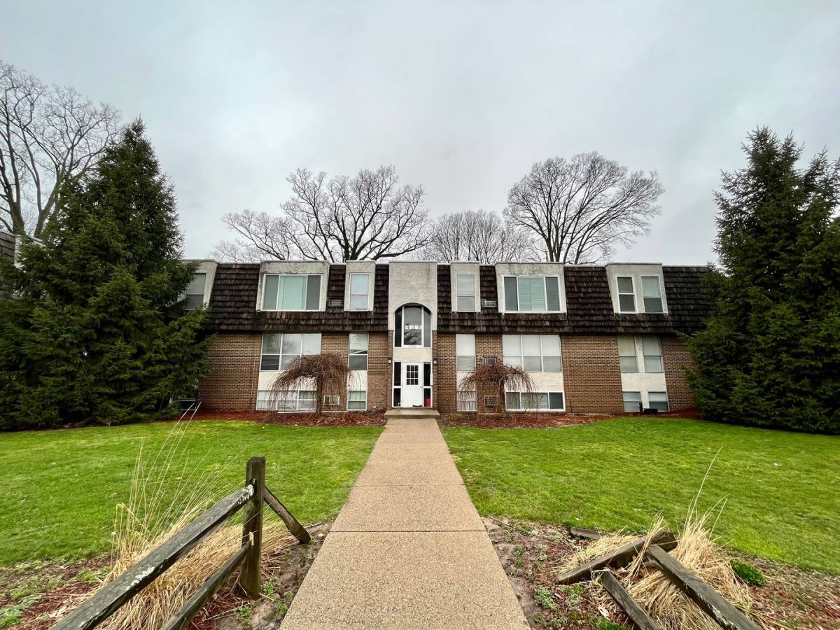Apartment for rent at 1326 1336 Leonard St NW, Grand Rapids, MI 49504