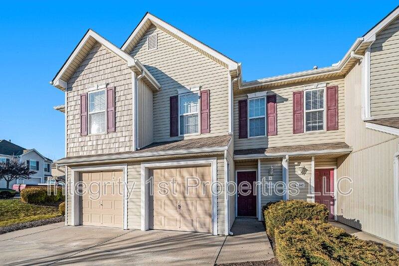 Townhouse for rent at 5971 NW 91st Terrace #5975, Kansas City, MO 64154