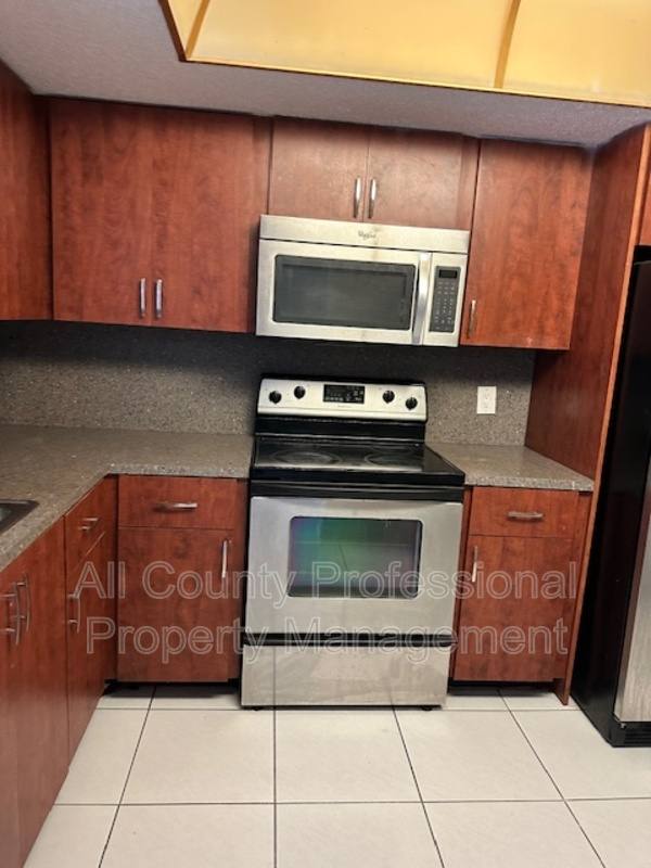 Condo for rent at 5550 NW 44 St #410-B, Fort Lauderdale, FL 33319