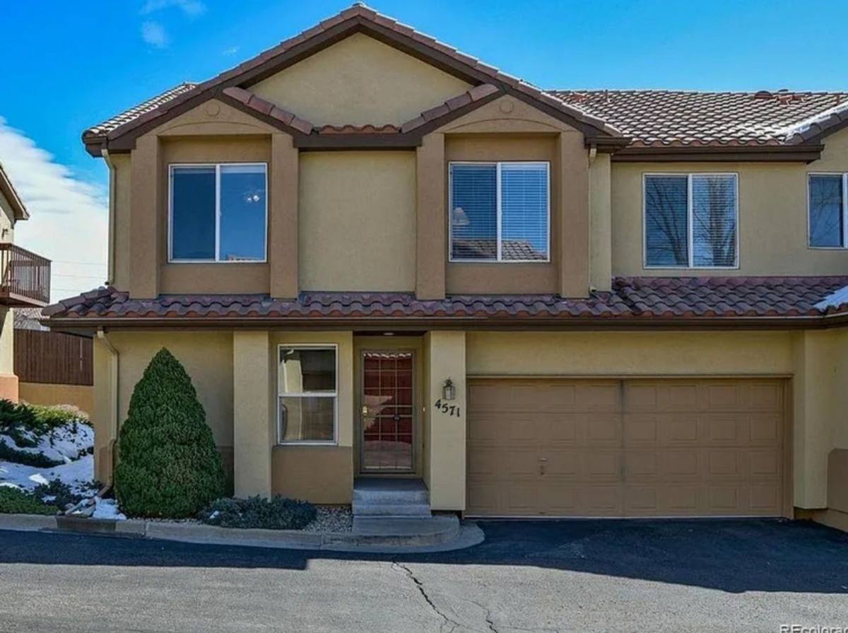 Townhouse for rent at 4571 S Abilene Circle, Aurora, CO 80015