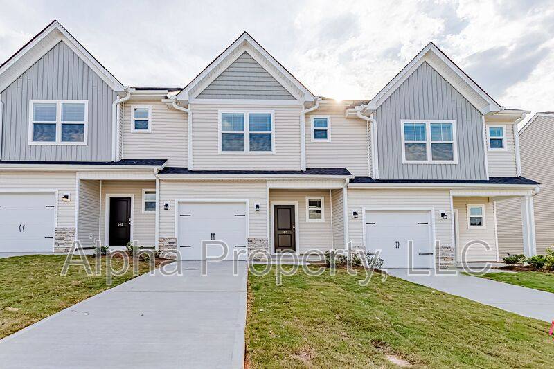 Townhouse for rent at 165 Clingstone Trail, Duncan, SC 29334