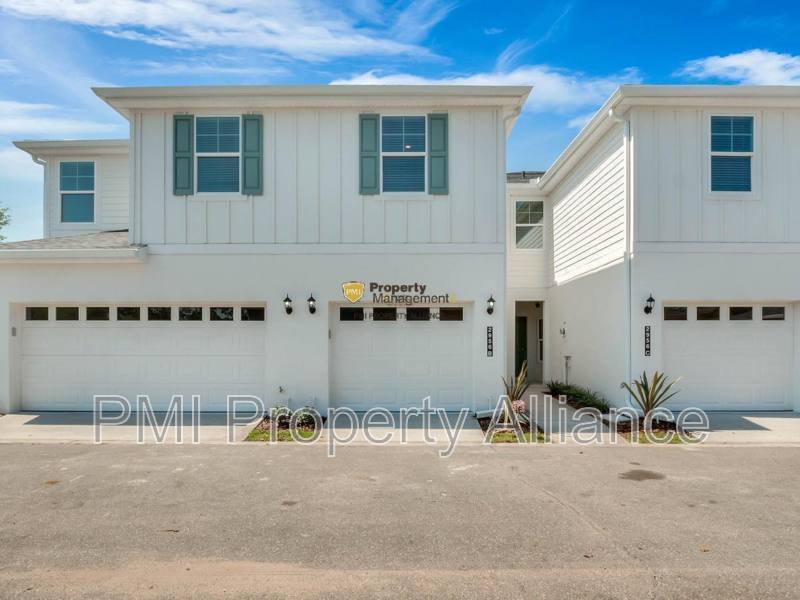 Townhouse for rent at 2908 Oak Park Way E, Orlando, FL 32822