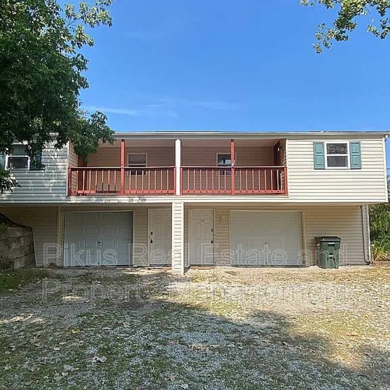 Townhouse for rent at 347 Edgewater Ave NW, Massillon, OH 44646