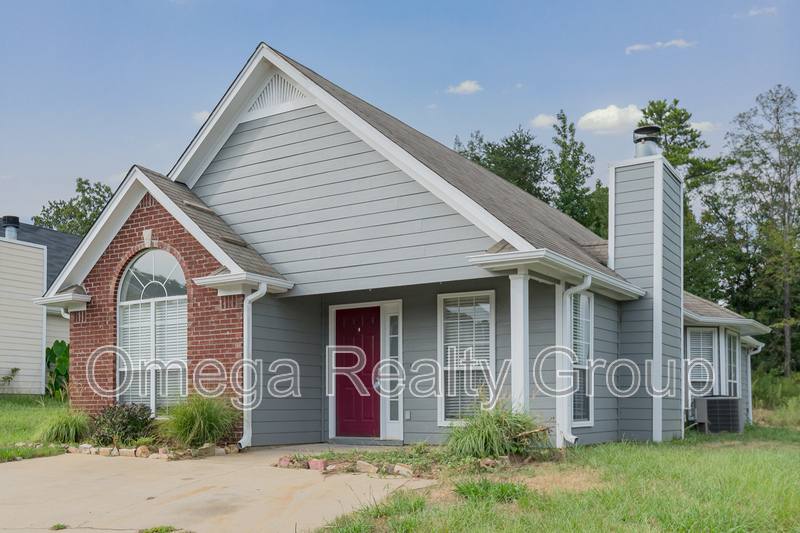 House for rent at 428 Camden Cove Circle, Calera, AL 35040