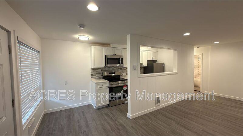 Apartment for rent at 3250 California Ave SW #3, Seattle, WA 98116