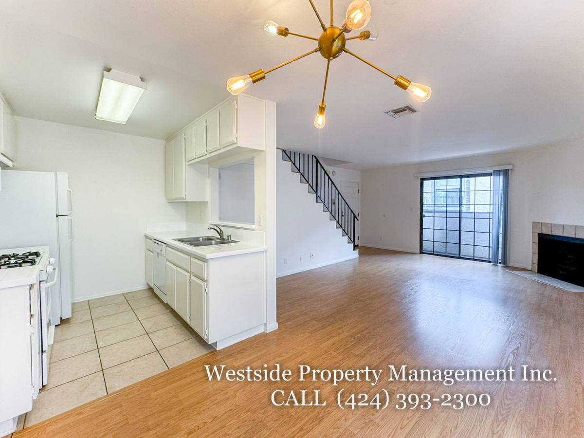 Townhouse for rent at 2490 Purdue Ave #1, Los Angeles, CA 90064