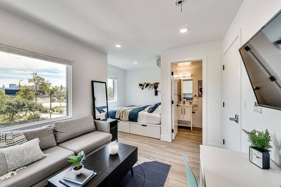 1707 Mandela Parkway #B, Oakland, CA 94607