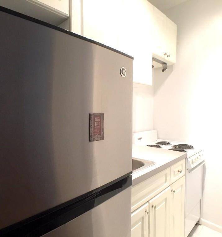 Apartment for rent at 403 E 87th St, New York, NY 10128