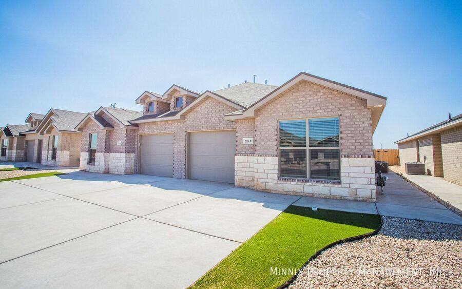 Townhouse for rent at 2110 Langford Ave #A, Lubbock, TX 79407