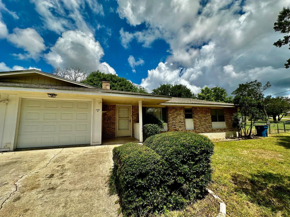 Apartment for rent at 1448 Harper, Kerrville, TX 78028