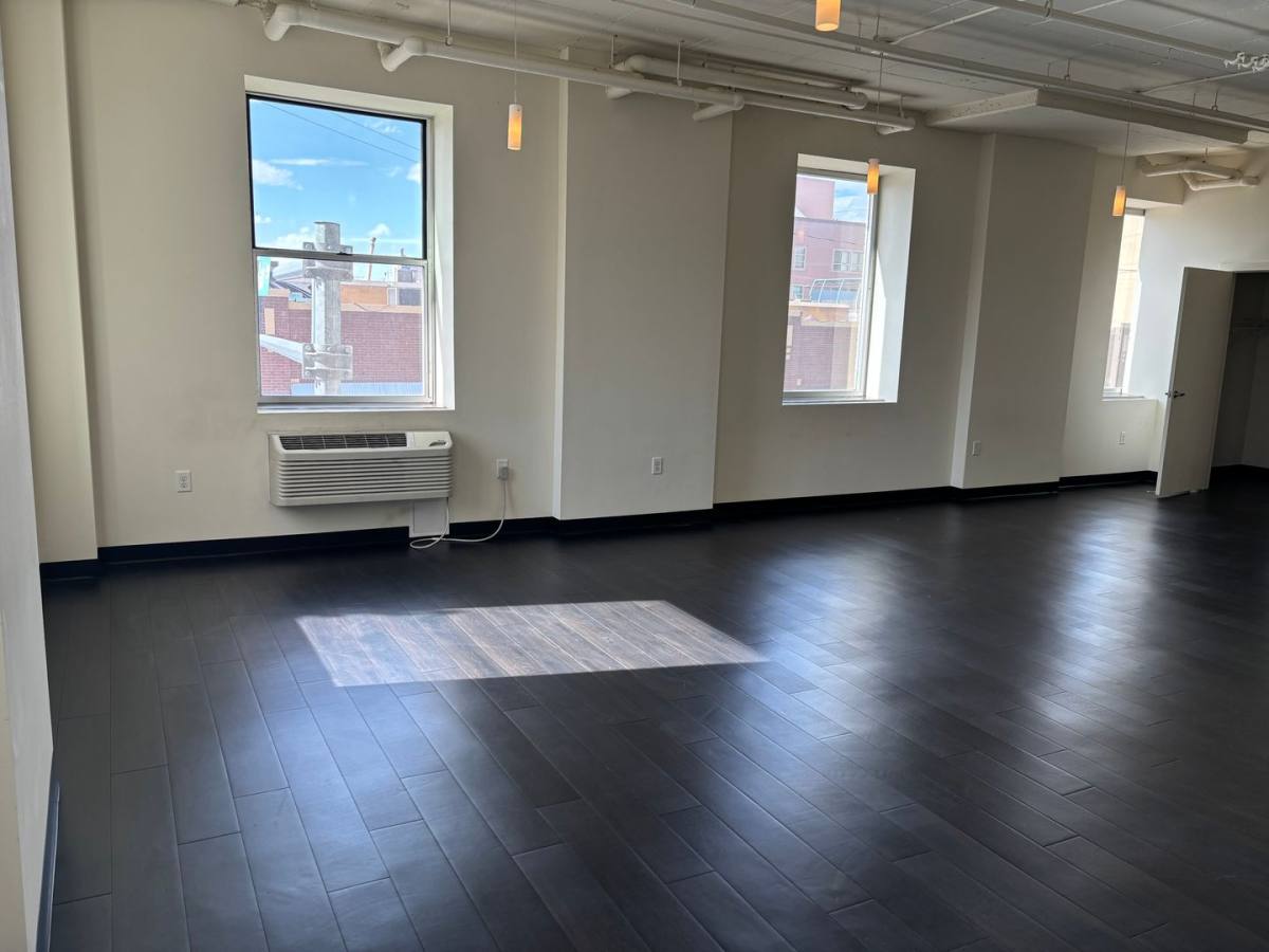 Apartment for rent at 517 Gold Ave SW, Albuquerque, NM 87102