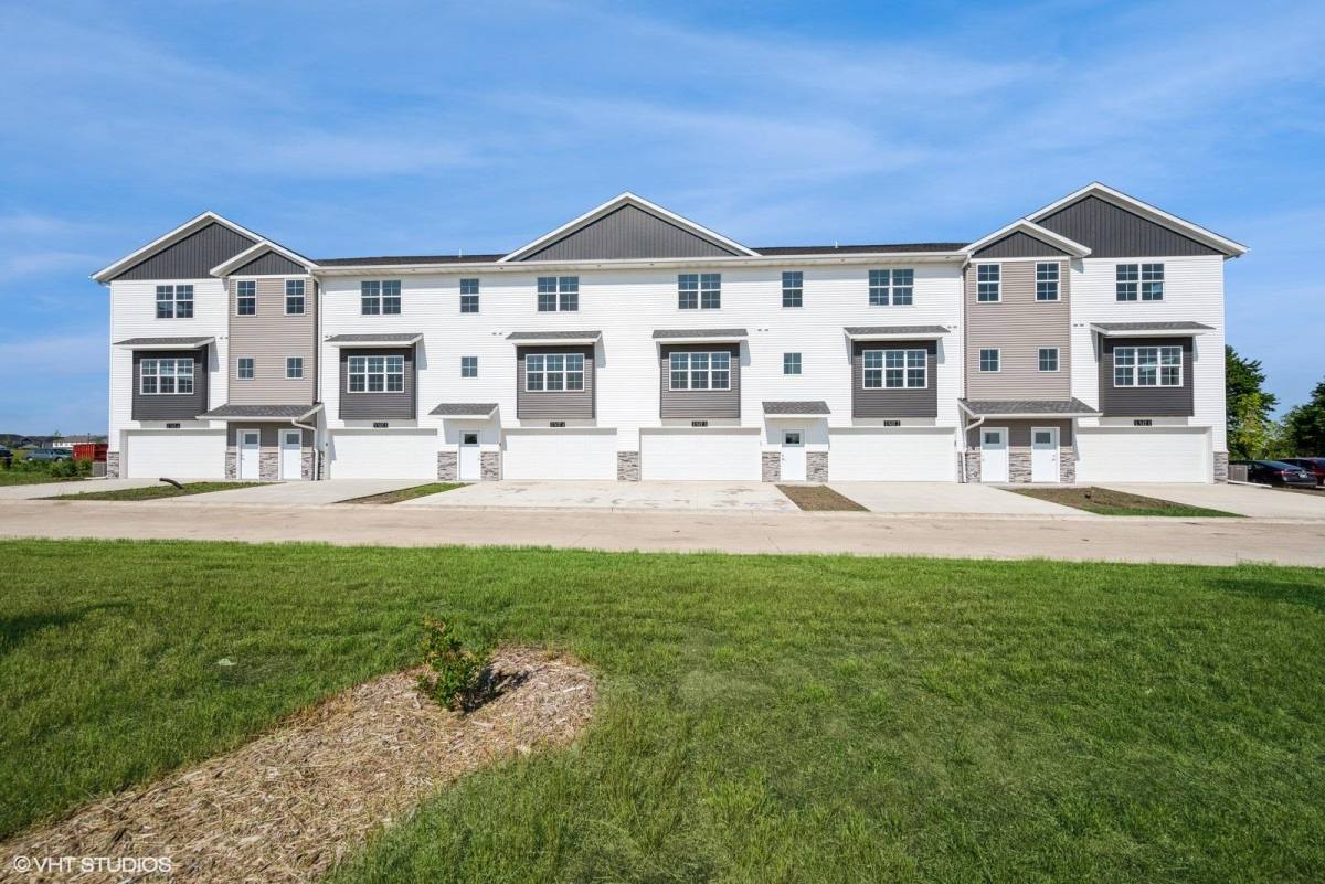 Townhouse for rent at 2865 Rookwood Lane #12, Marion, IA 52302