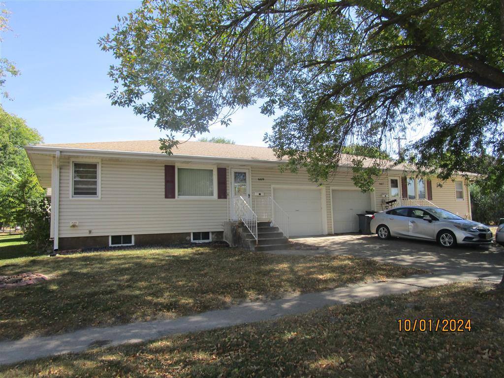 Townhouse for rent at 667 24th Ave, Columbus, NE 68601
