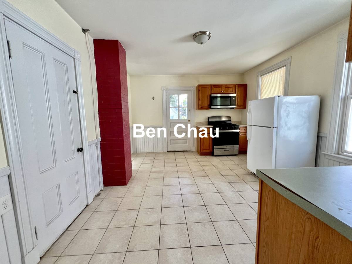Apartment for rent at 120 Walnut St #2B, Somerville, MA 02145