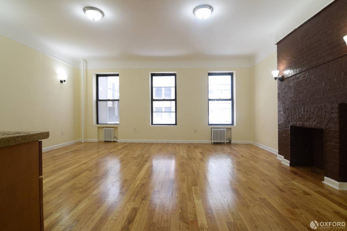 Apartment for rent at 28 W 47th St #4F, New York, NY 10036