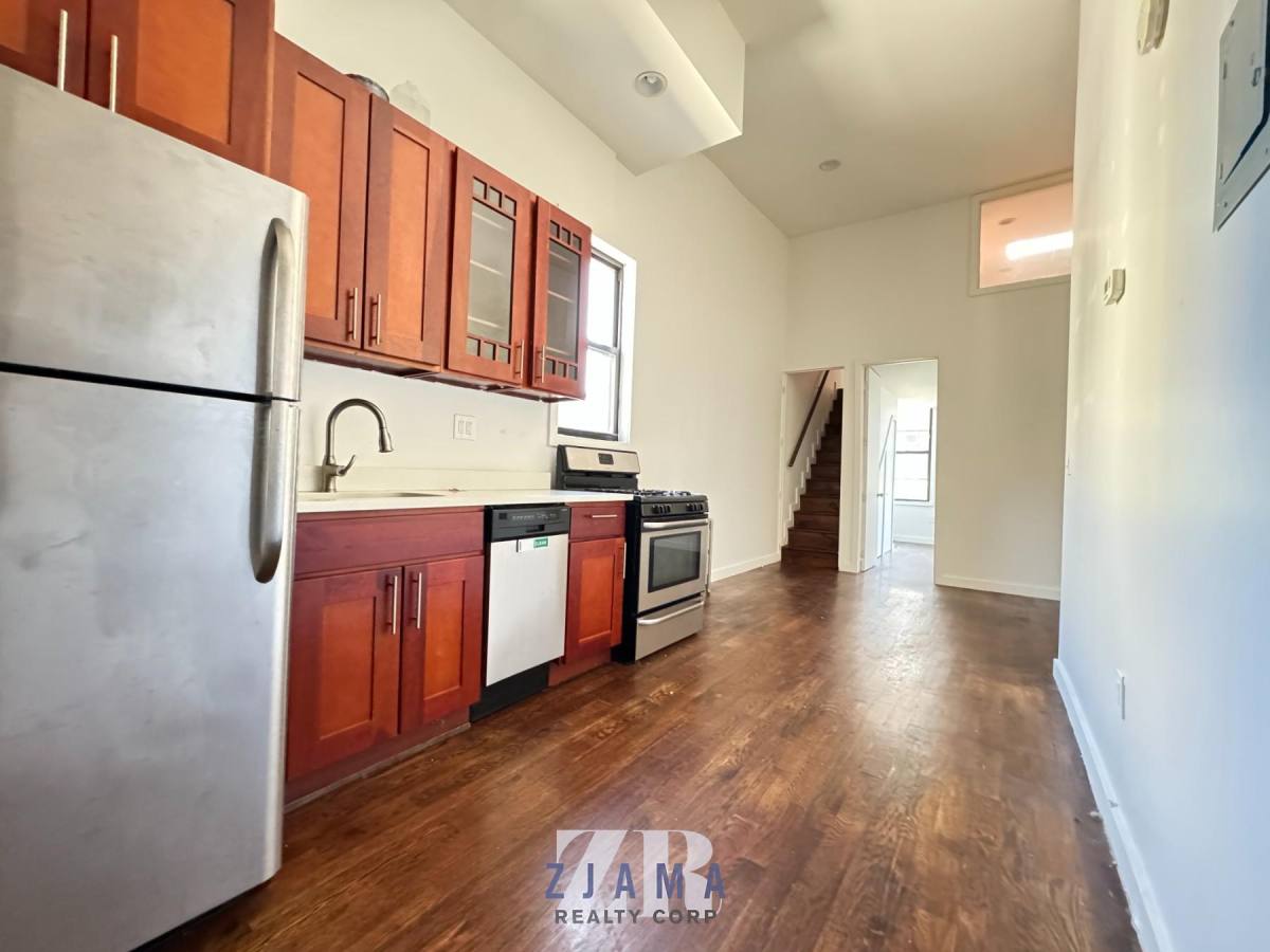 Apartment for rent at 886 Franklin Ave #2R, Brooklyn, NY 11225