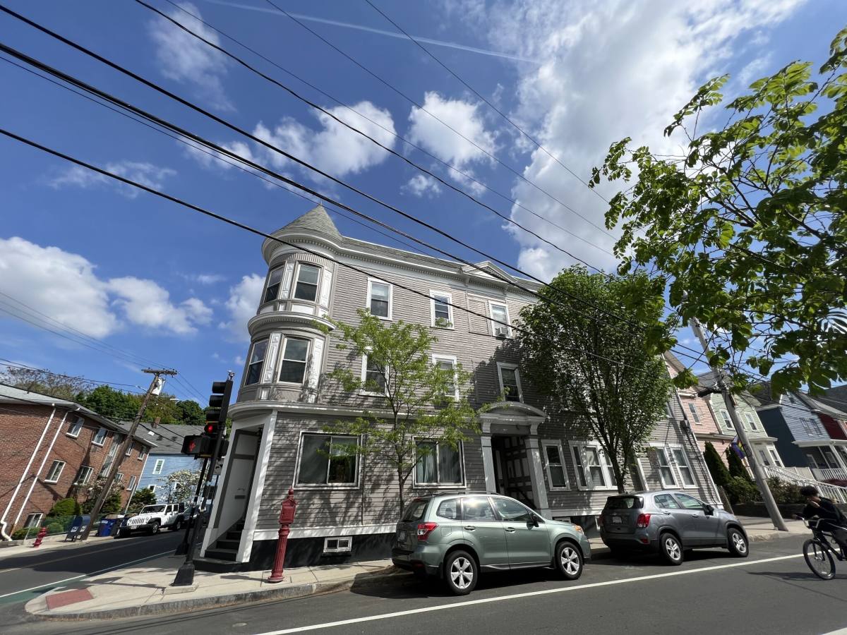 59 Cedar St #2R, Somerville, MA 02143