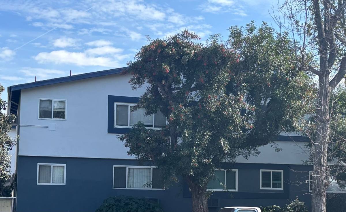 Apartment for rent at 4916 Hazeltine Ave, Sherman Oaks, CA 91423