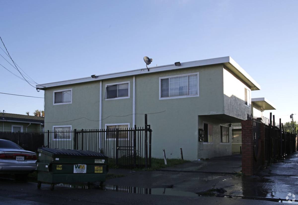 Apartment for rent at 9706 Cherry St, Oakland, CA 94603